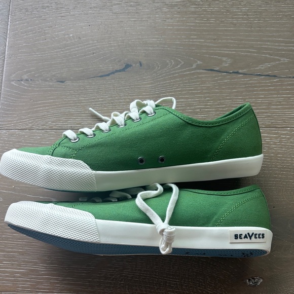 NWOT SeaVees Classic Green Canvas Shoes with White Accents 8.5 - Picture 3 of 6
